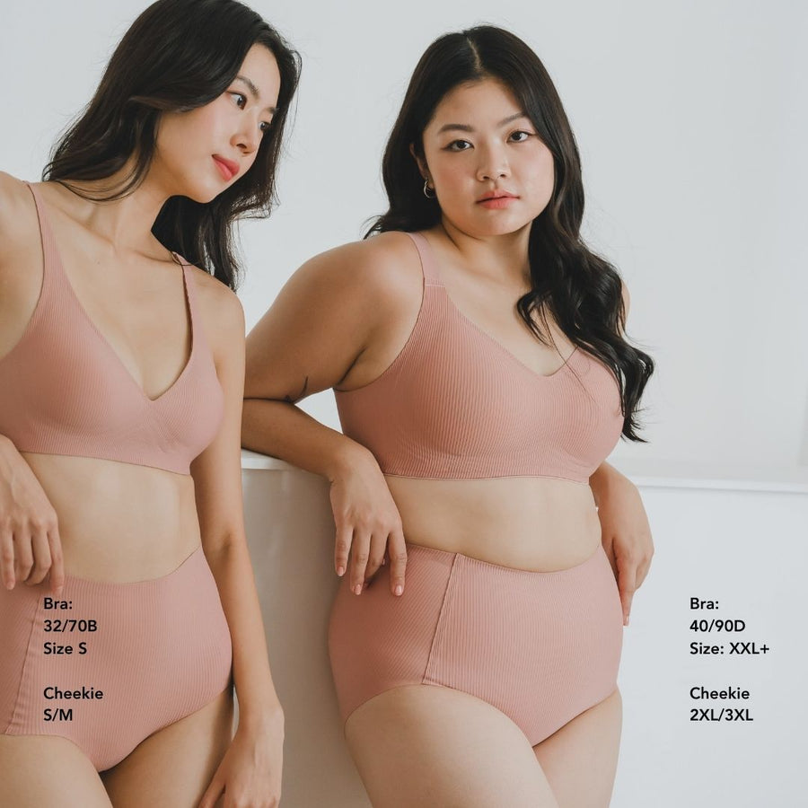 Forme Seamless Super Mid-Rise Rise Cheekie in Rosy Peach