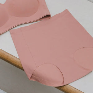 Forme Seamless Super Mid-Rise Rise Cheekie in Rosy Peach