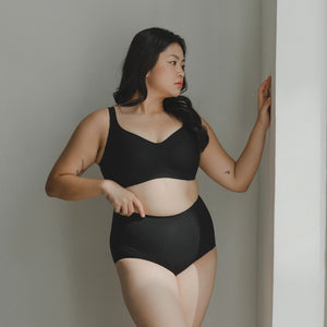 Forme Seamless Super Mid-Rise Rise Cheekie in Black
