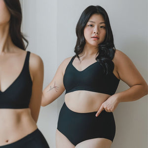 Forme Seamless Super Mid-Rise Rise Cheekie in Black