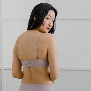 Full Scoop! Seamless Lightly-lined Anti-slip Strapless Wireless Bra in Creamy Sakura