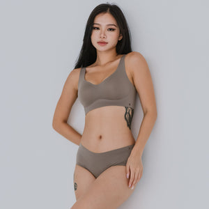 Air-ee Seamless Bra in Hojicha *limited edition* - Thick Straps (Signature Edition)