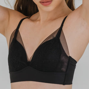 Feathery-Light Lace Mesh! Seamless Lightly-Lined Wireless Bra in Black