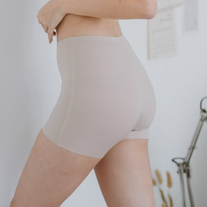 AIR-SHAPER Super Mid-Rise Seamless Shortie (Smooth Edition)