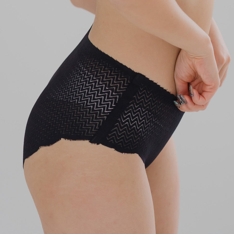 Air-ee Lace Mid-Rise Seamless Cheekie in Black (Signature Edition)